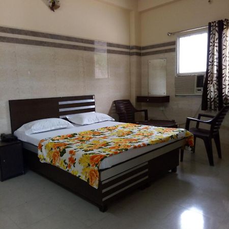 Kanchan Palace Vrindavan Ngoại thất bức ảnh